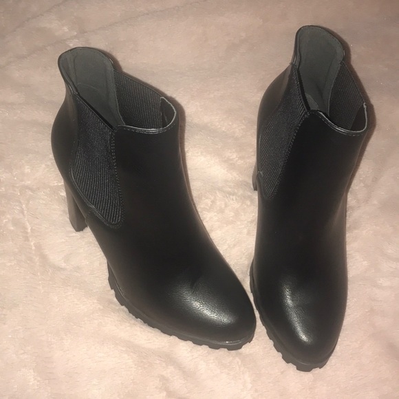 Boots - Picture 3 of 4